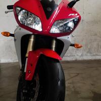 YAMAHA R1 ISCRITTA FMI