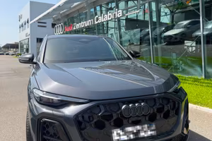 Audi Q5 S line 2025 – Sospensioni ad aria, Matrix