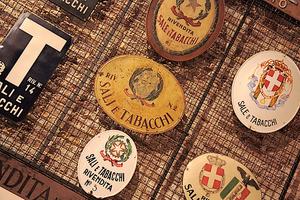 Tabaccheria napoli zona turistica aggi molto alti