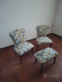 Coppia di Poltroncine e pouf vintage floreale