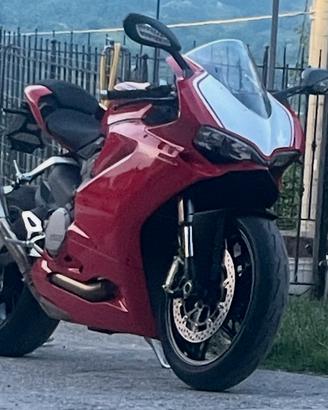 Ducati Panigale anno (2019)-12000 km-