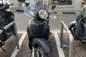 Scarabeo aprilia 125 ie