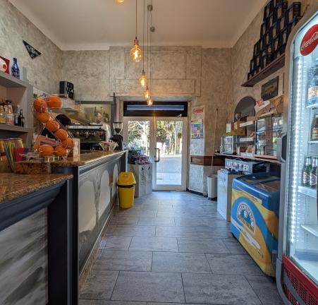 BAR in centro VOLTRI