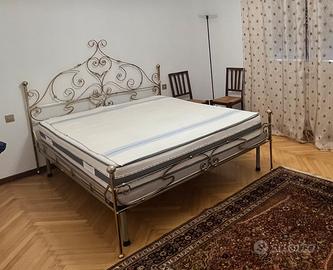 Letto in ferro battito con doratira