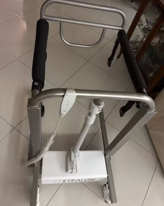 Sollevatore elettrico per disabili 
