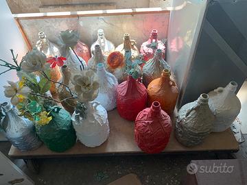 Bottiglie e vasetti decorate in gesso