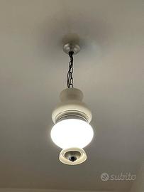 Lampadario vetro opalino anni ’70