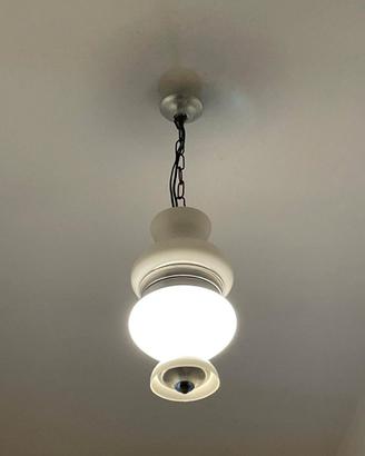 Lampadario vetro opalino anni ’70