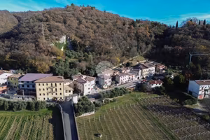 4 LOCALI A AFFI