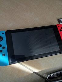Nintendo Switch con dock, 2 joypad, custodia e SM