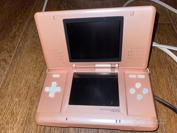 Nintendo ds rosa corallo anni 2000