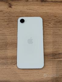 iPhone 16e 