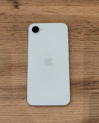 iPhone 16e 