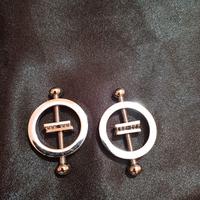 SEX TOY strizza capezzoli