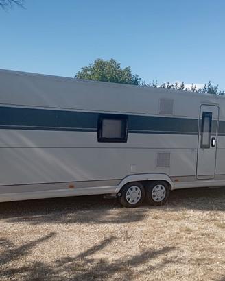 Roulotte Hobby Prestige 720KWFU doppio asse