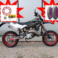 Husqvarna SM 125 2T + omaggi vari