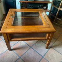 Tavolino a bacheca in legno color ciliegio