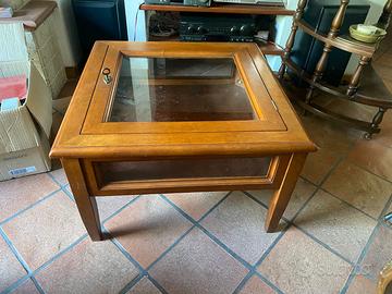 Tavolino a bacheca in legno color ciliegio