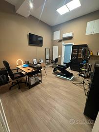 Cabina studio tatuaggio-dermopigmentazione-piercin