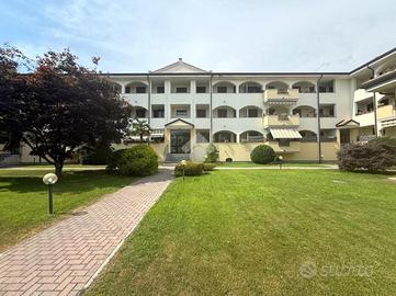 4 LOCALI A TRECATE