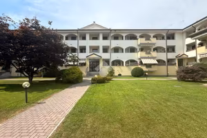 4 LOCALI A TRECATE