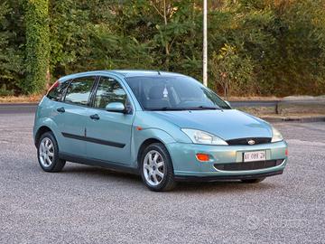 Ford Focus 1.6i 16V cat 5p. Ghia 2002-E2 Manuale N