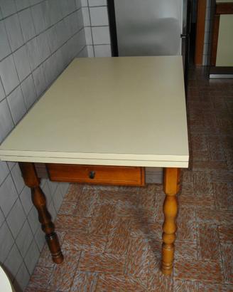 Tavolo e sedie