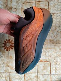 Adidas Yeezy 700 V3 rame chiaro