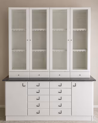 Credenza / Vetrina SIRA bianca con 10 cassetti e 4