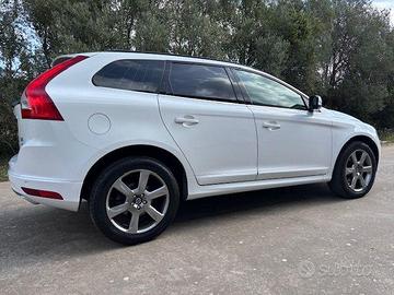 VOLVO XC 60 D4 AWD