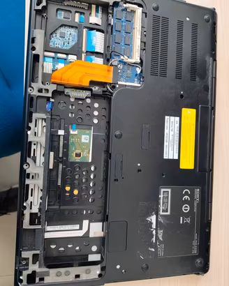 Notebook Sony Vaio VPCSE1VE guasto per ricambi