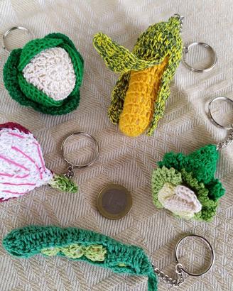 Portachiavi verdura all'uncinetto