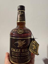 EAGLE RARE KENTUCKY STRAIGHT BOURBON WHISKEY 10Y