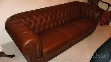 Divano Chester 3 posti come nuovo Ritiro immediato