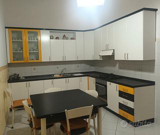 Cucina componibile in legno