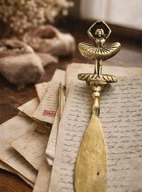 Taglia carte antico ottone pieno ballerina vintage