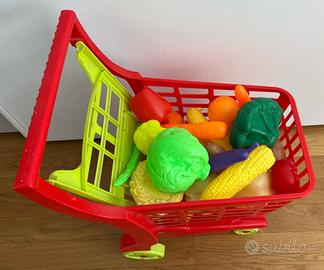 Carrello giocattolo con frutta e verdura