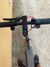 Monopattino elettrico Aovopro- Come nuovo