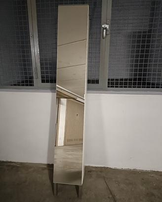 armadio colonna con specchio 