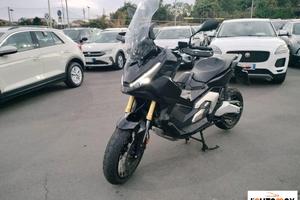 Honda - X-ADV 750 -