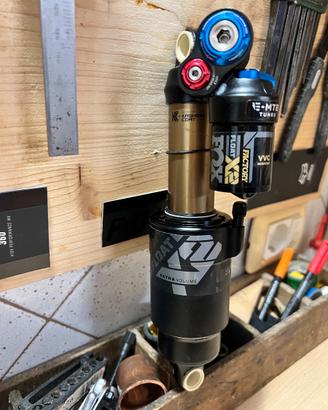 Mono ammortizzatore FOX FLOAT X2 Factory Kashima