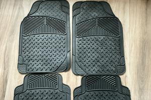 Tappetini in gomma nuovi per Giulietta o simili