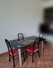 Tavolo e sedie