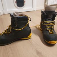 Scarponi alpinismo 42