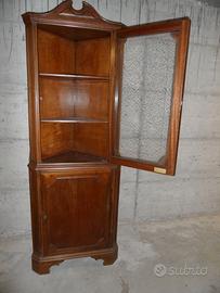 Vetrina Angolare in Legno