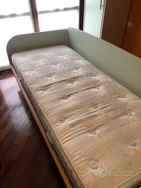 Letto singolo con rotelle