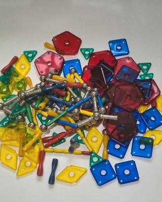 Geomag. Set di costruzioni magnetiche composto da 