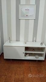 Mobiletto d’ingresso