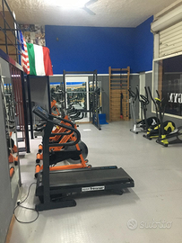 Palestra completa di attrezzi e sala corsi