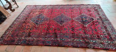 tappeto persiano cm 197x220 con disegni tribali 
